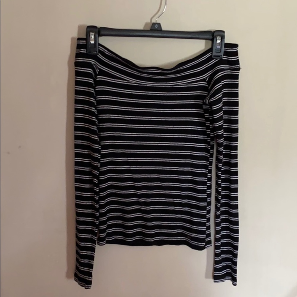 Off the shoulder long sleeve